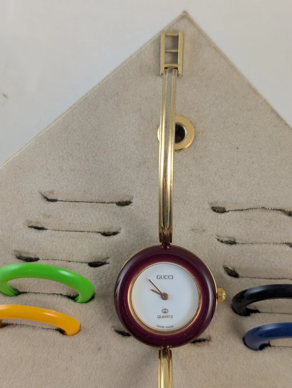 AUTHENTIC GUCCI 1100L BEZEL BANGLE WATCH w/5 Bezels/ PETITE/EXCELLENT